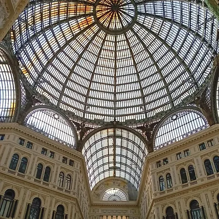 Di Enrico Naples